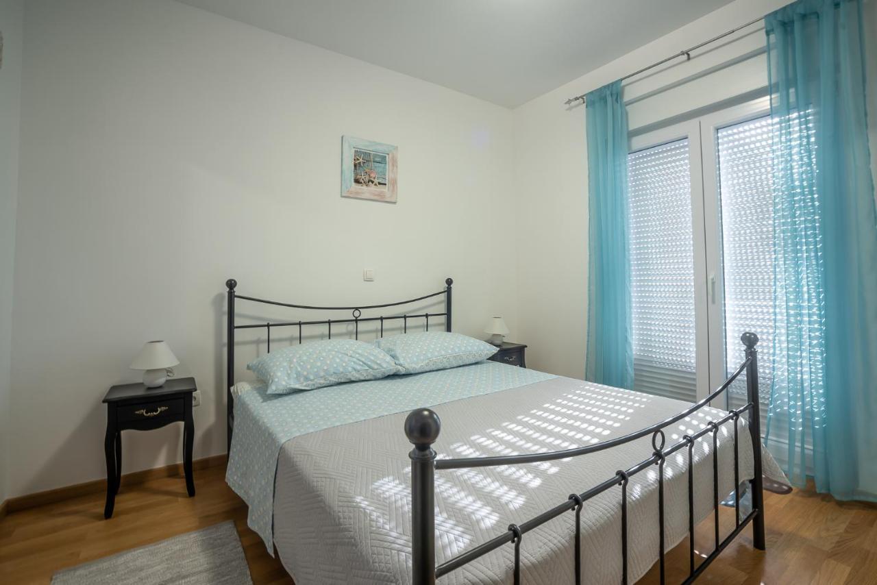 Apartments Sandrina Vrsi Bagian luar foto