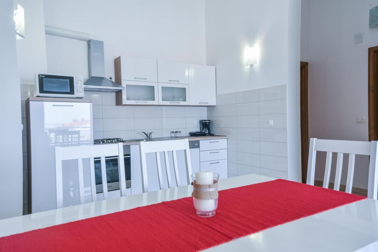 Apartments Sandrina Vrsi Bagian luar foto