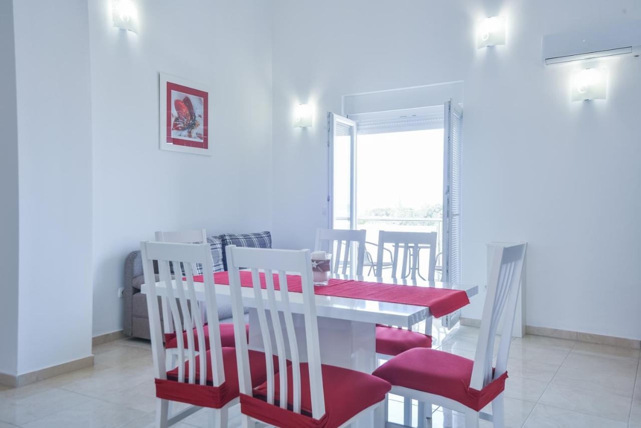 Apartments Sandrina Vrsi Bagian luar foto