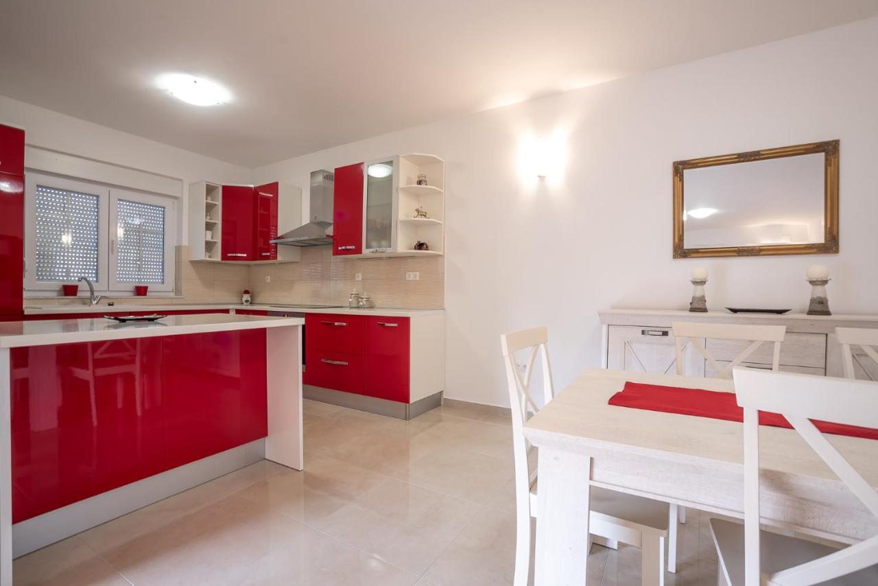 Apartments Sandrina Vrsi Bagian luar foto