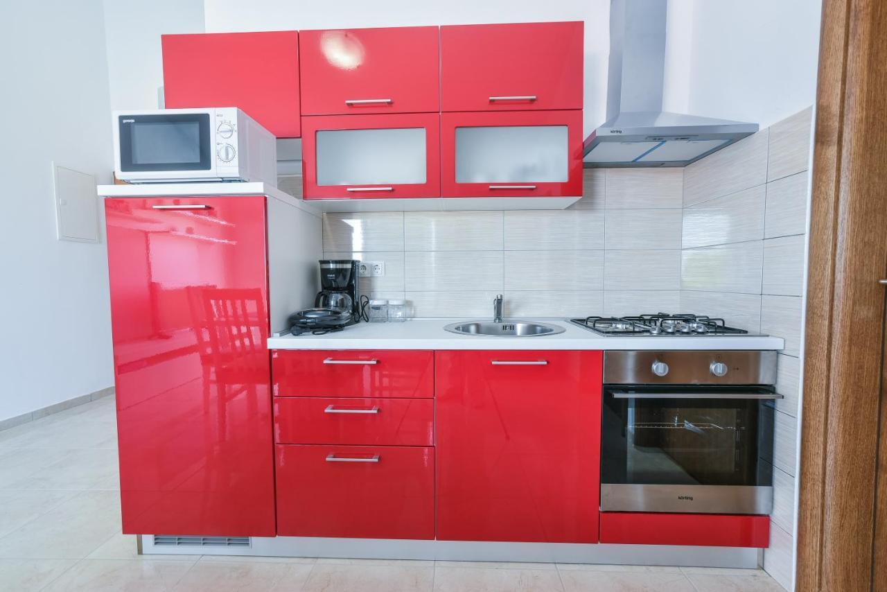 Apartments Sandrina Vrsi Bagian luar foto